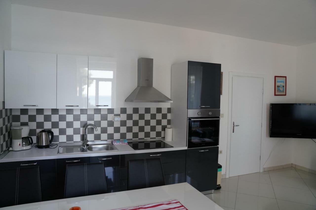 Sesar Apartments Krk - No. 2 Vinko คิร์ก ภายนอก รูปภาพ