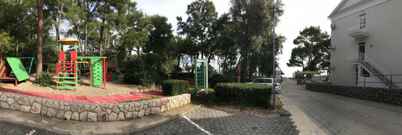 Sesar Apartments Krk - No. 2 Vinko คิร์ก ภายนอก รูปภาพ